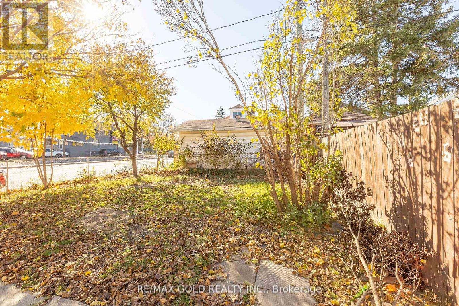 1343 Lillian Avenue N, Windsor, Ontario  N8X 4A4 - Photo 4 - X12212532