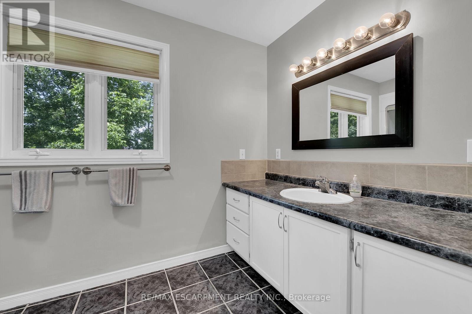 151 Rainham Road, Haldimand (Nanticoke), Ontario  N0A 1L0 - Photo 20 - X12212554