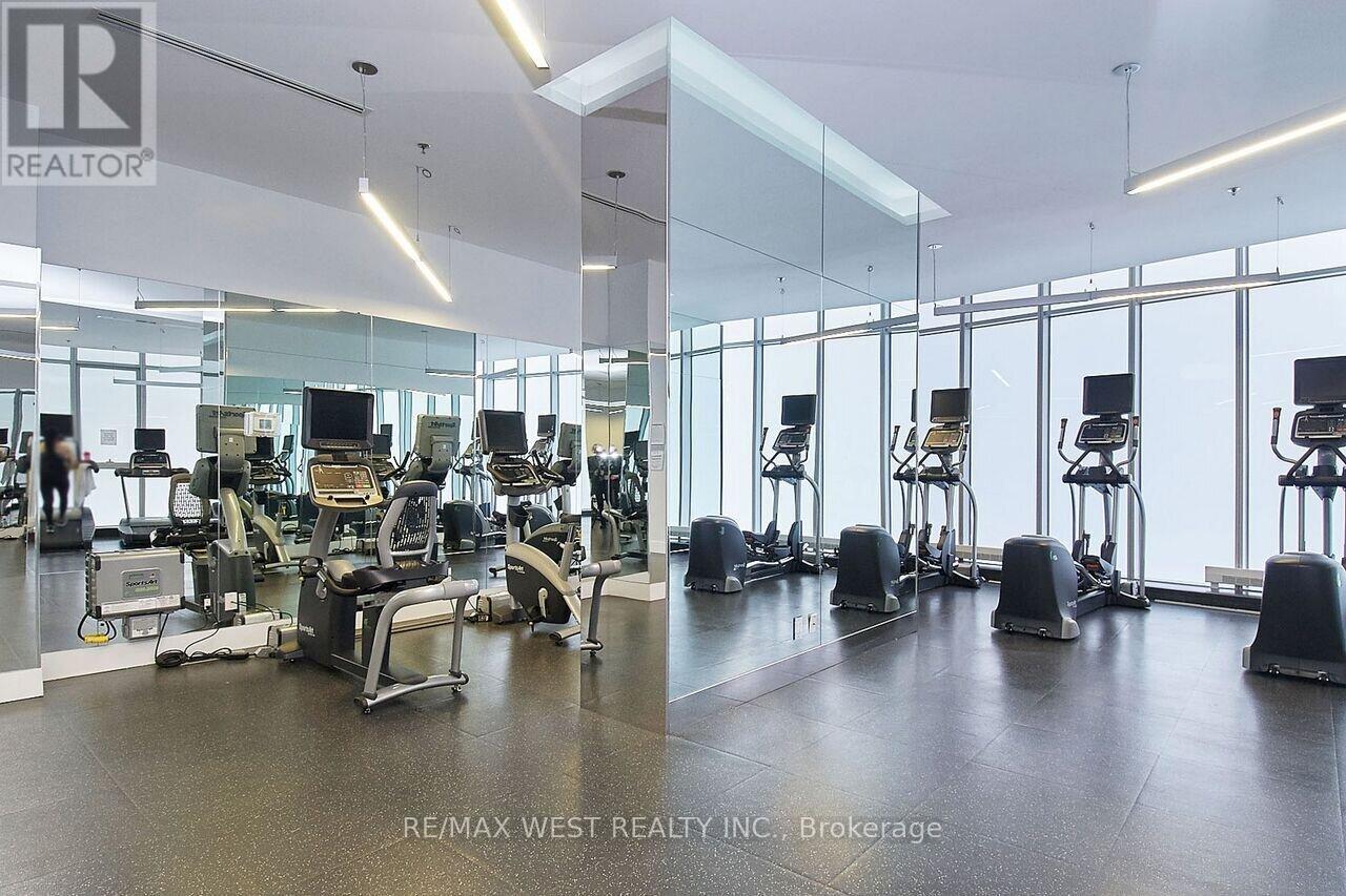 512 - 14 York Street, Toronto, Ontario  M5J 0B1 - Photo 11 - C12210211