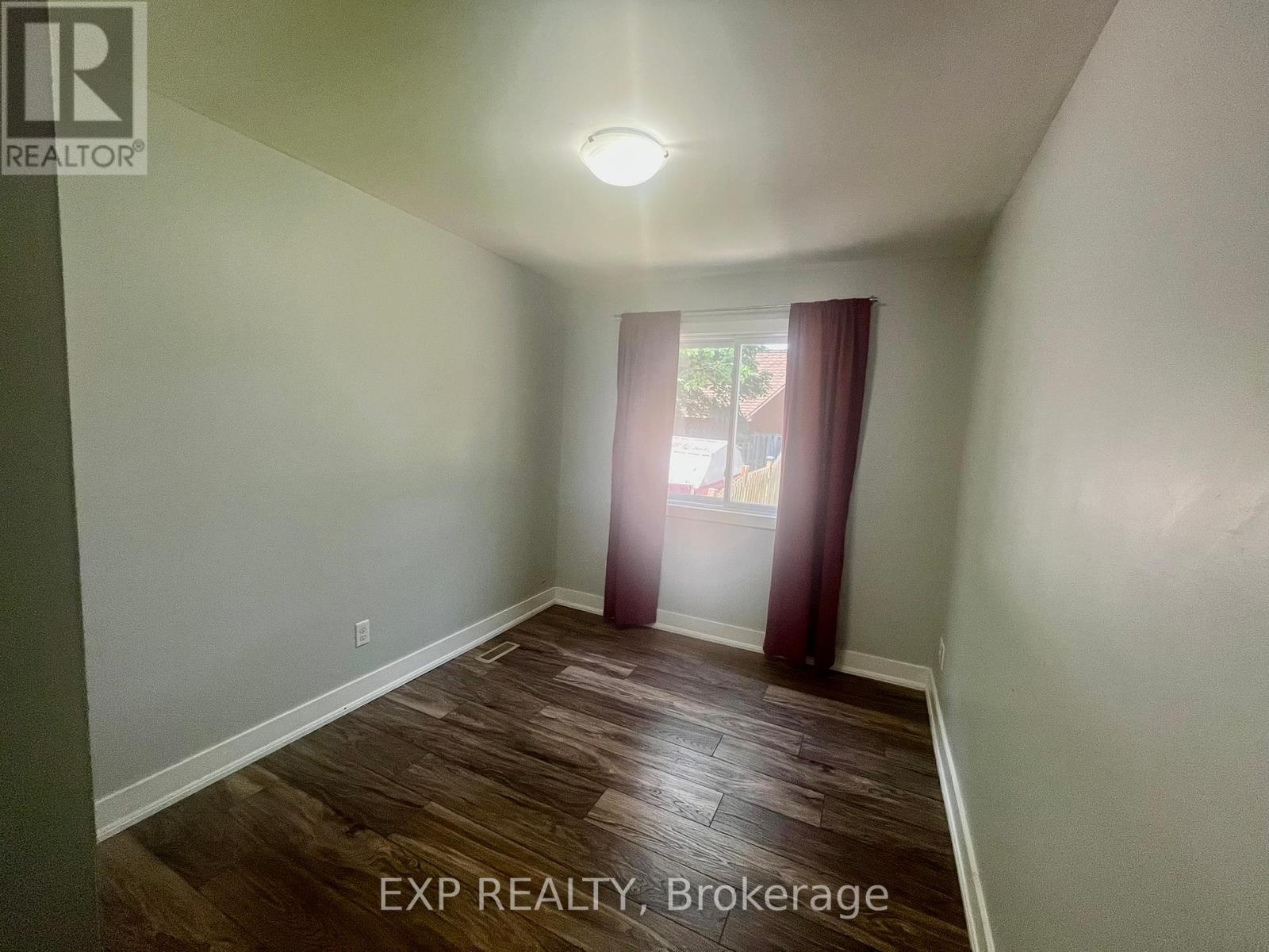 118 Overlea Drive, Kitchener, Ontario  N2M 1T1 - Photo 8 - X12128169