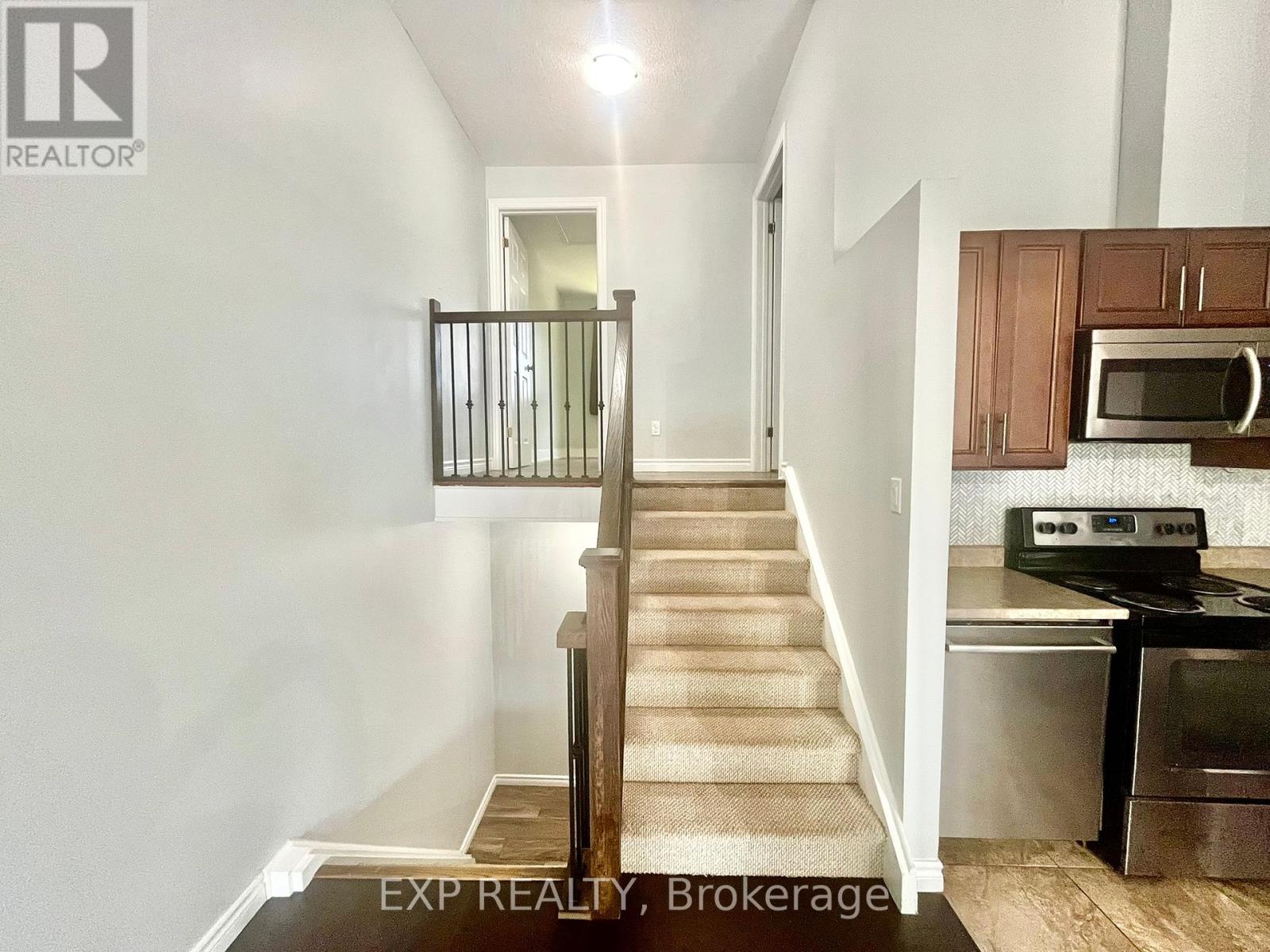 118 Overlea Drive, Kitchener, Ontario  N2M 1T1 - Photo 2 - X12128169