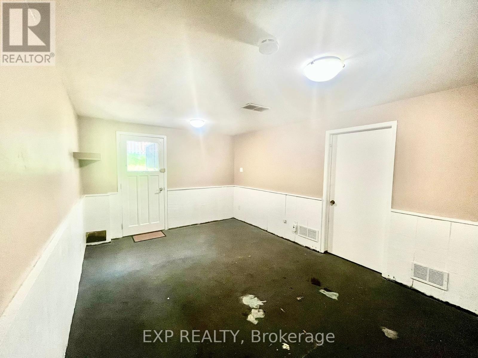 118 Overlea Drive, Kitchener, Ontario  N2M 1T1 - Photo 12 - X12128169