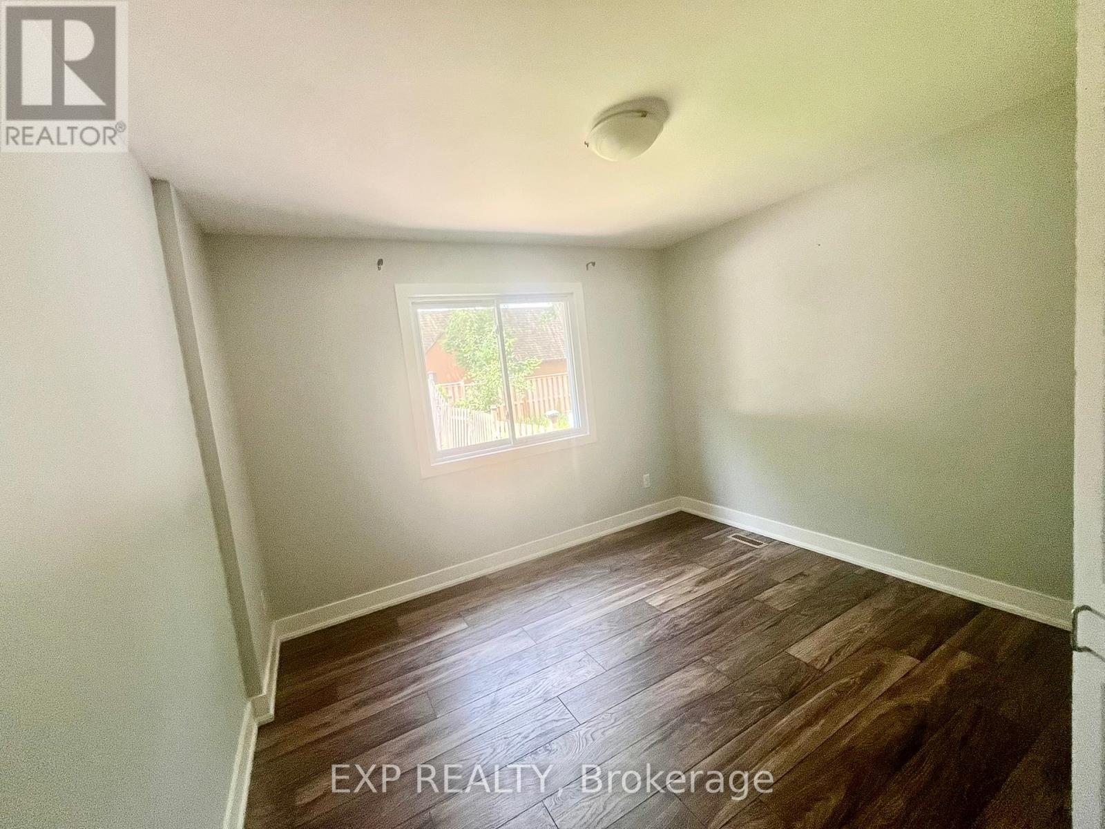 118 Overlea Drive, Kitchener, Ontario  N2M 1T1 - Photo 9 - X12128169