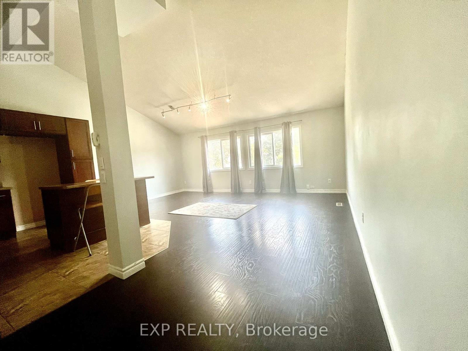 118 Overlea Drive, Kitchener, Ontario  N2M 1T1 - Photo 4 - X12128169