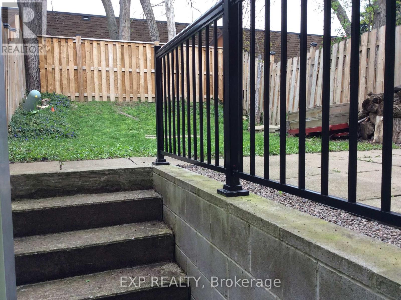 118 Overlea Drive, Kitchener, Ontario  N2M 1T1 - Photo 14 - X12128169