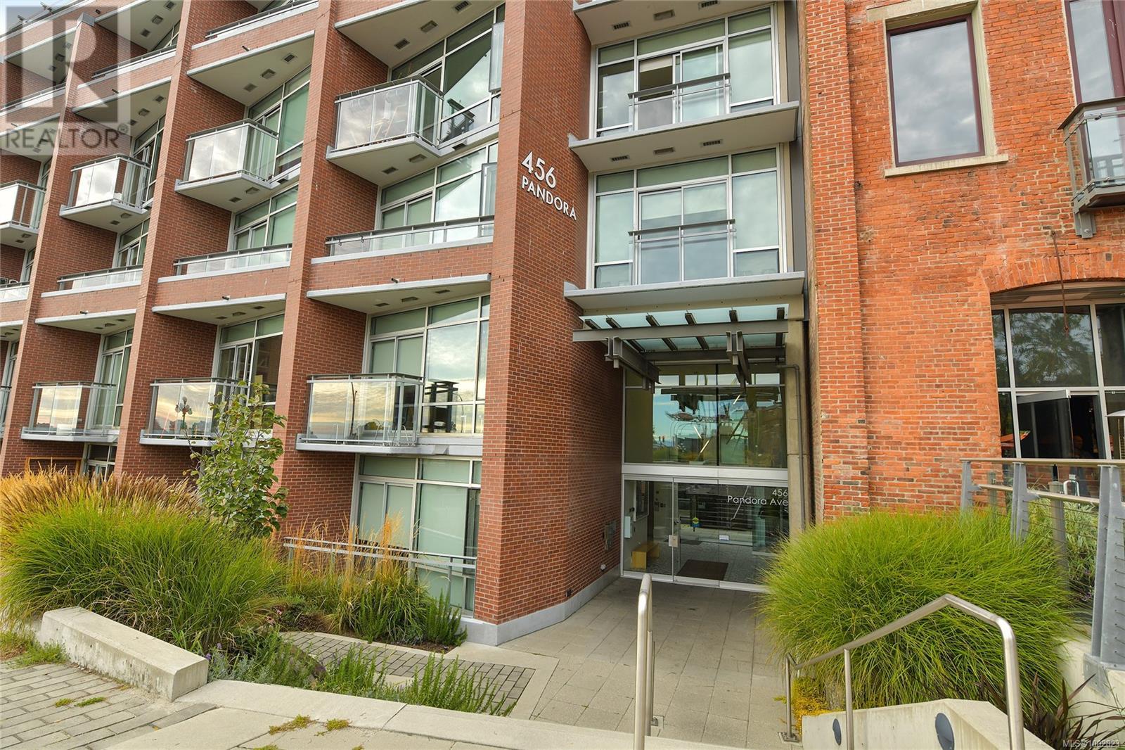 216 456 Pandora Ave, Victoria, British Columbia  V8W 0E3 - Photo 2 - 1002823