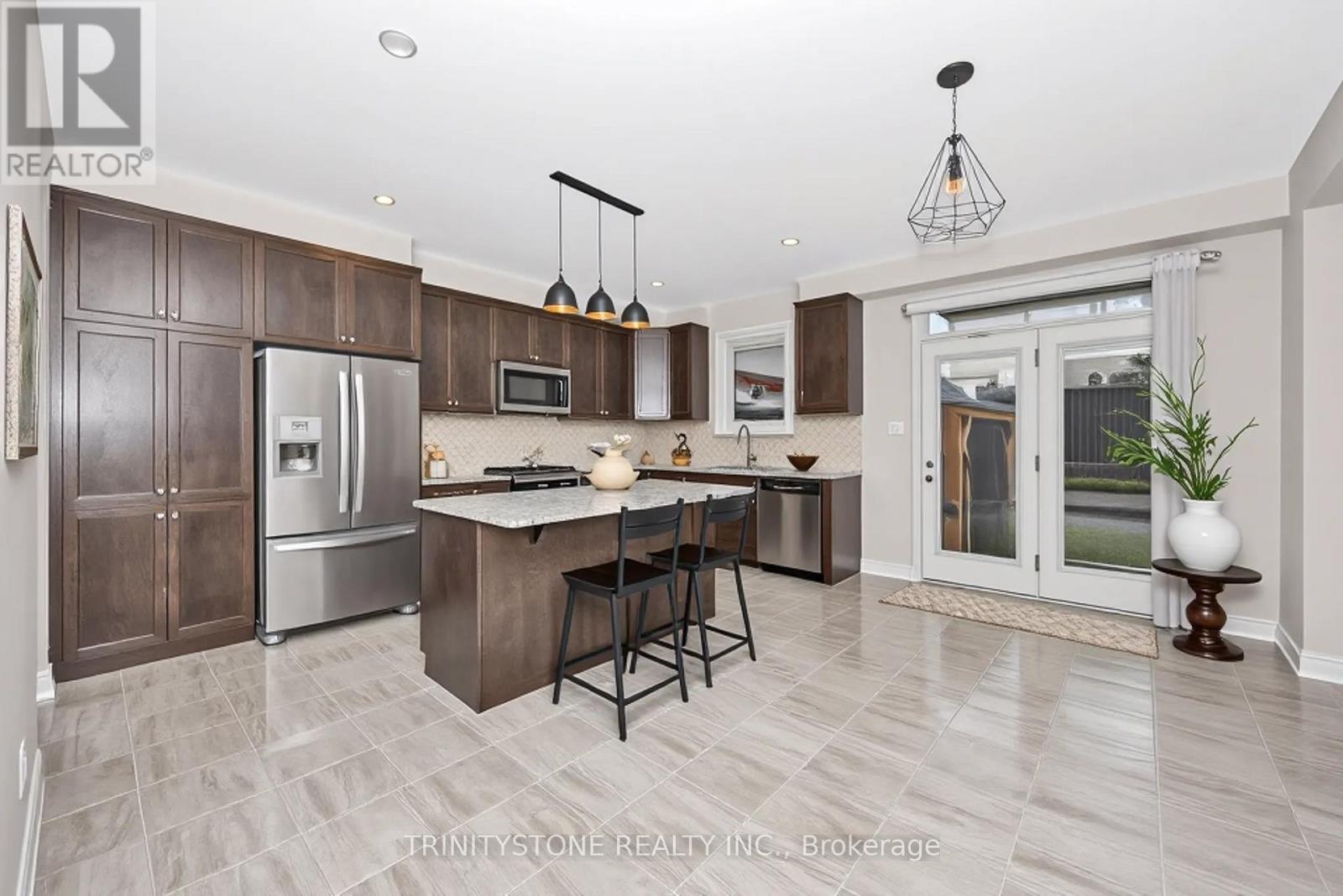 615 Parade Drive, Ottawa, Ontario  K2S 0Y7 - Photo 11 - X12211013