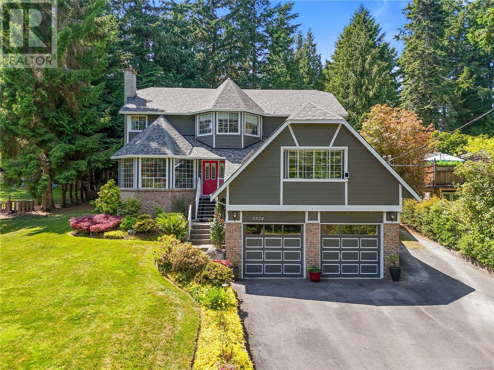 7324 Veyaness Rd, Central Saanich, British Columbia