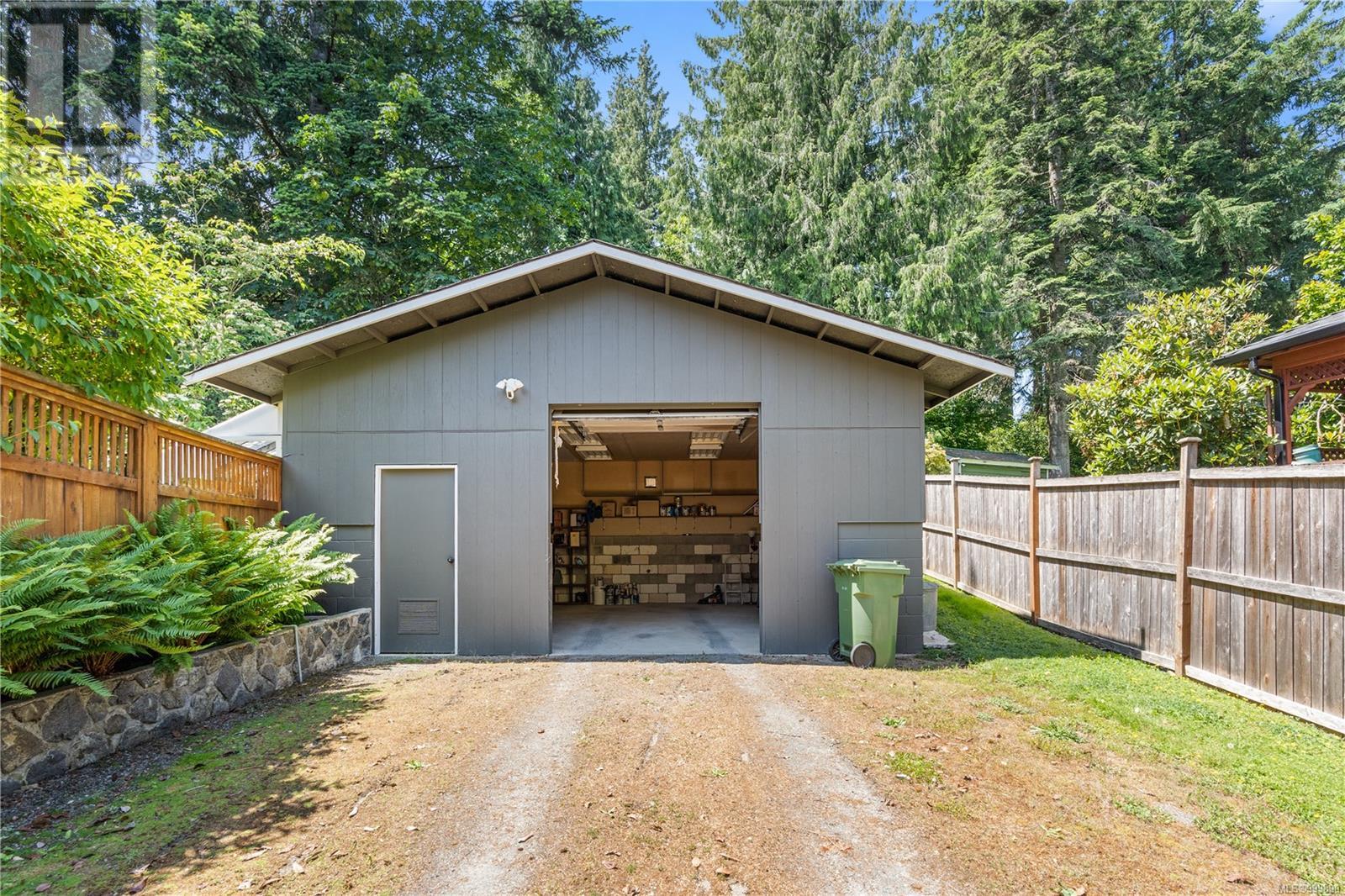 7324 Veyaness Rd, Central Saanich, British Columbia  V8M 1S9 - Photo 30 - 999890