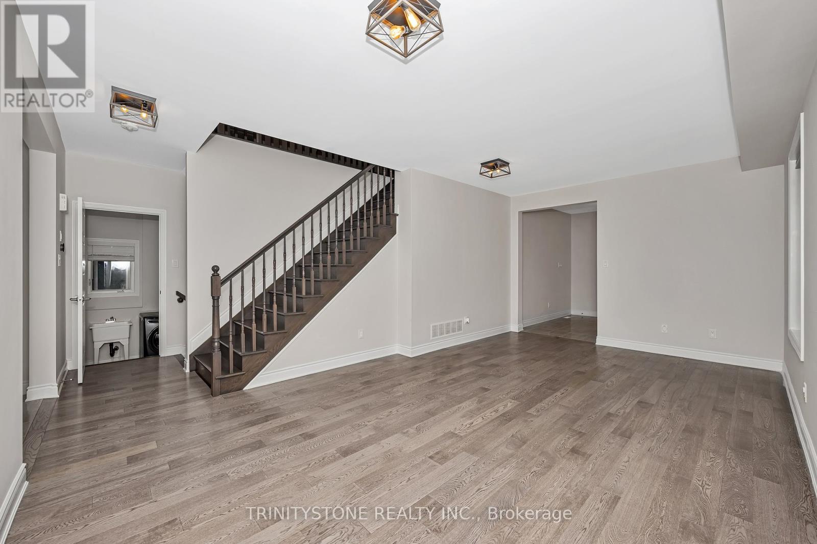 615 Parade Drive, Ottawa, Ontario  K2S 0Y7 - Photo 8 - X12211013