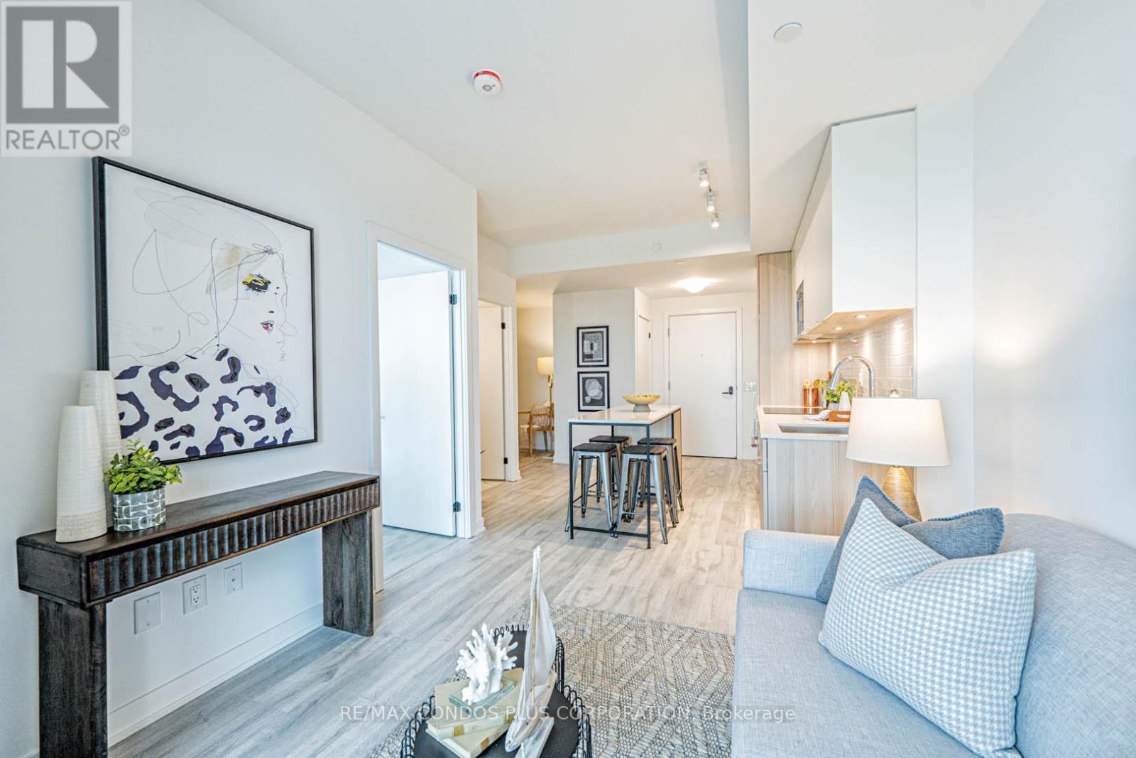 810 - 220 Missinnihe Way, Mississauga (Port Credit), Ontario  L5H 0A9 - Photo 11 - W12121692