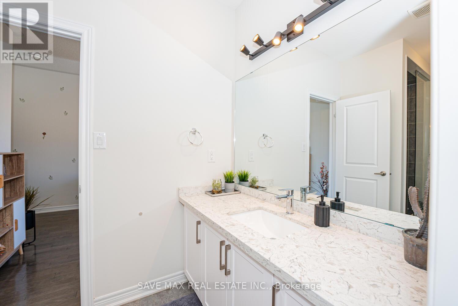 22 Fruitvale Circle, Brampton, Ontario  L7A 5B8 - Photo 35 - W12211258