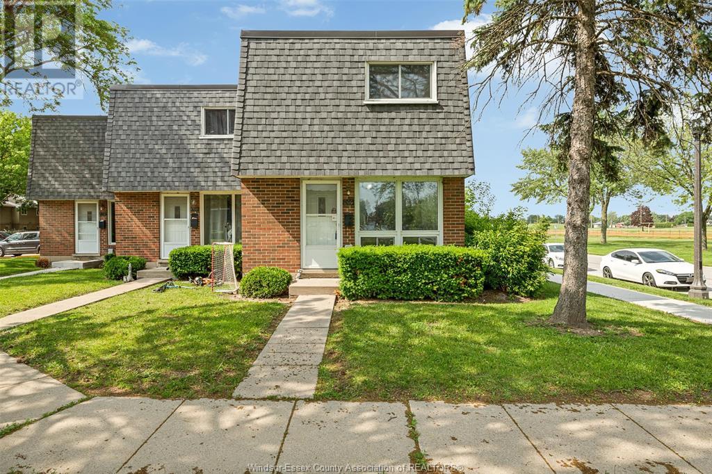 MLS# 25014704: 266 Victoria STREET South, Amherstburg, Canada
