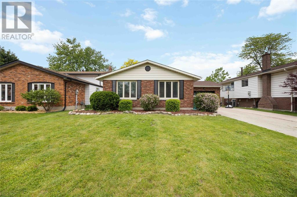 1254 Errol Road East, Sarnia, Ontario  N7S 5L3 - Photo 2 - 25007625