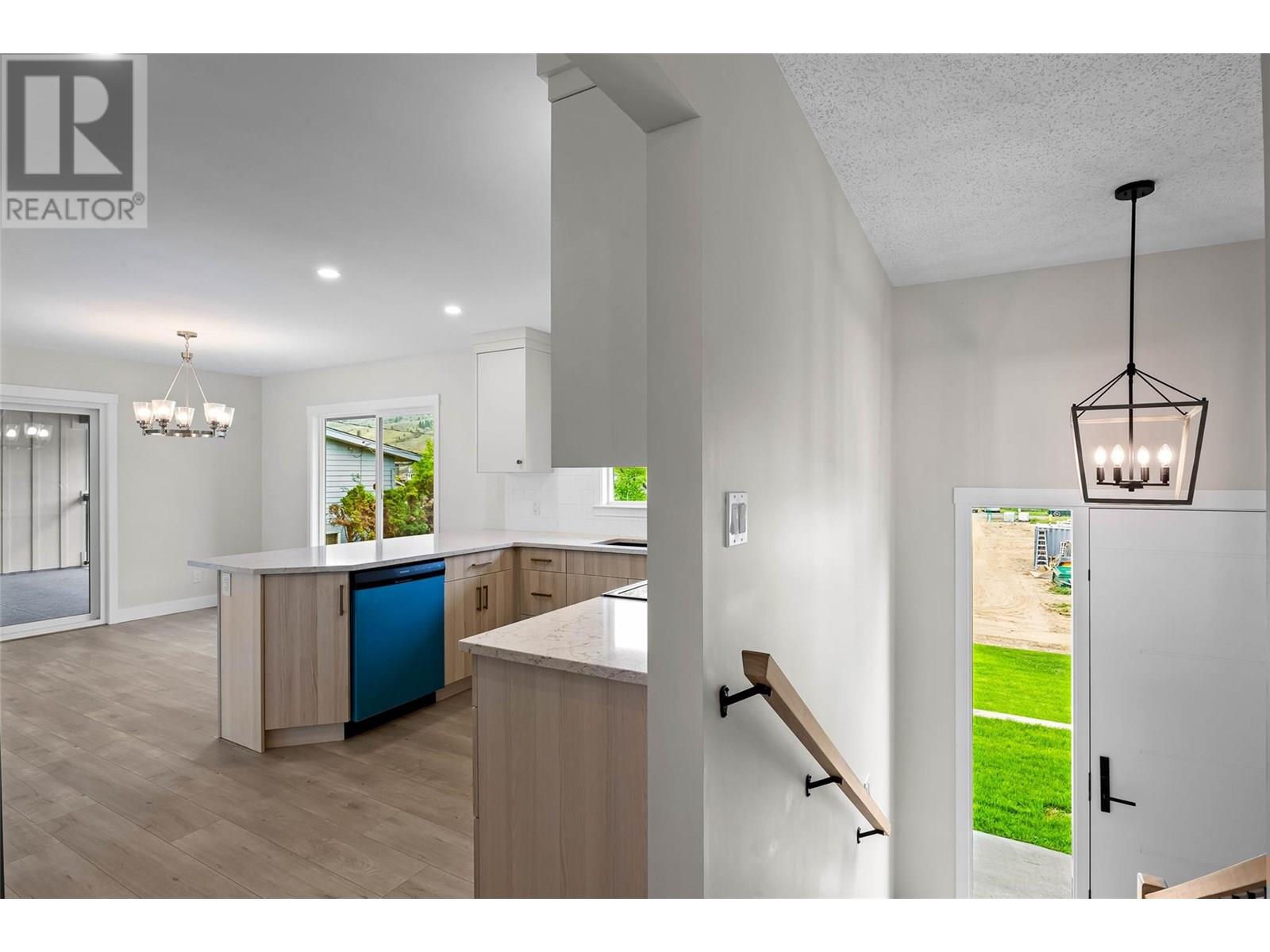 3279 Schubert Road, Kamloops, British Columbia  V2B 6Y4 - Photo 9 - 10351336