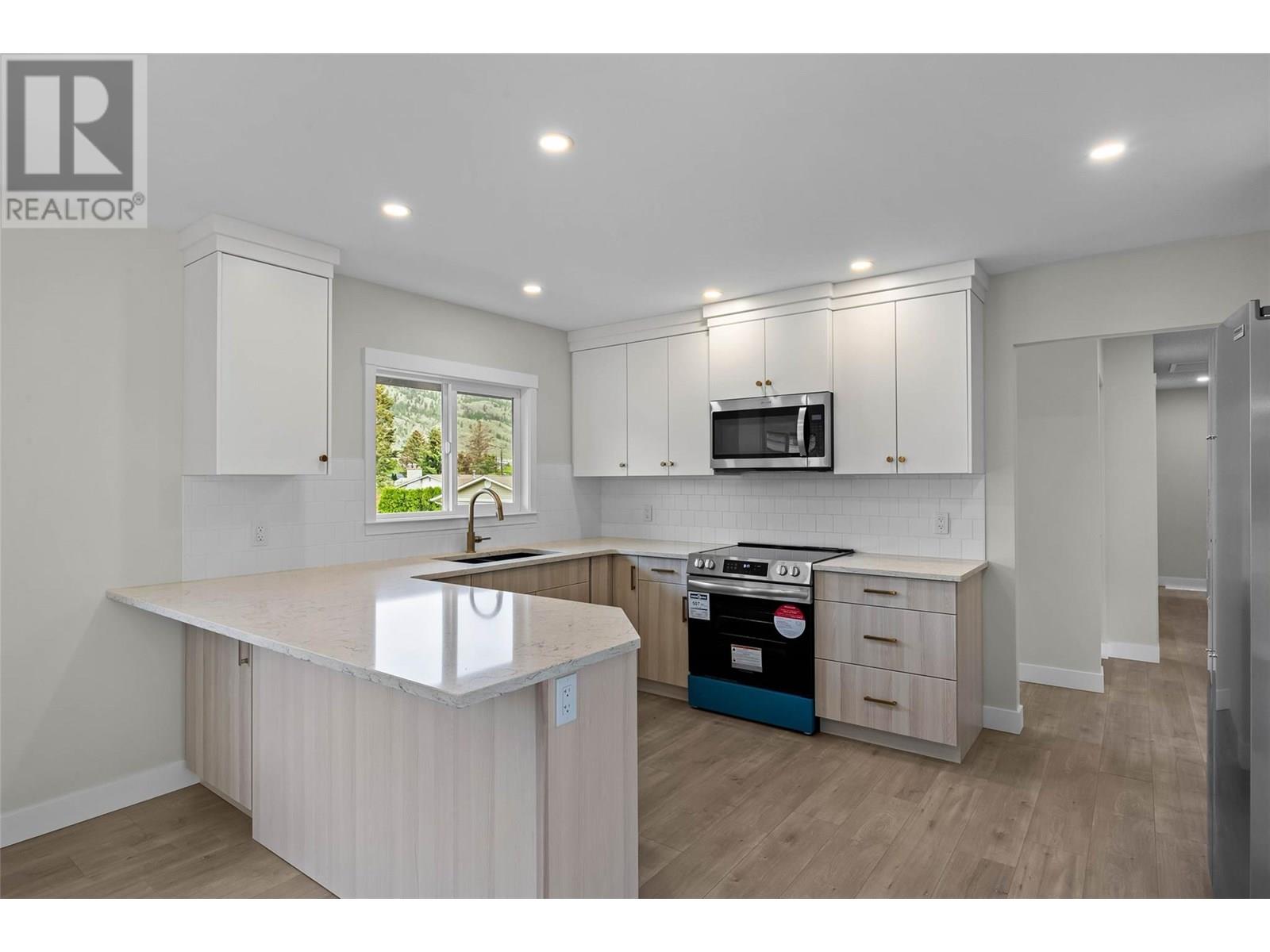 3279 Schubert Road, Kamloops, British Columbia  V2B 6Y4 - Photo 8 - 10351336