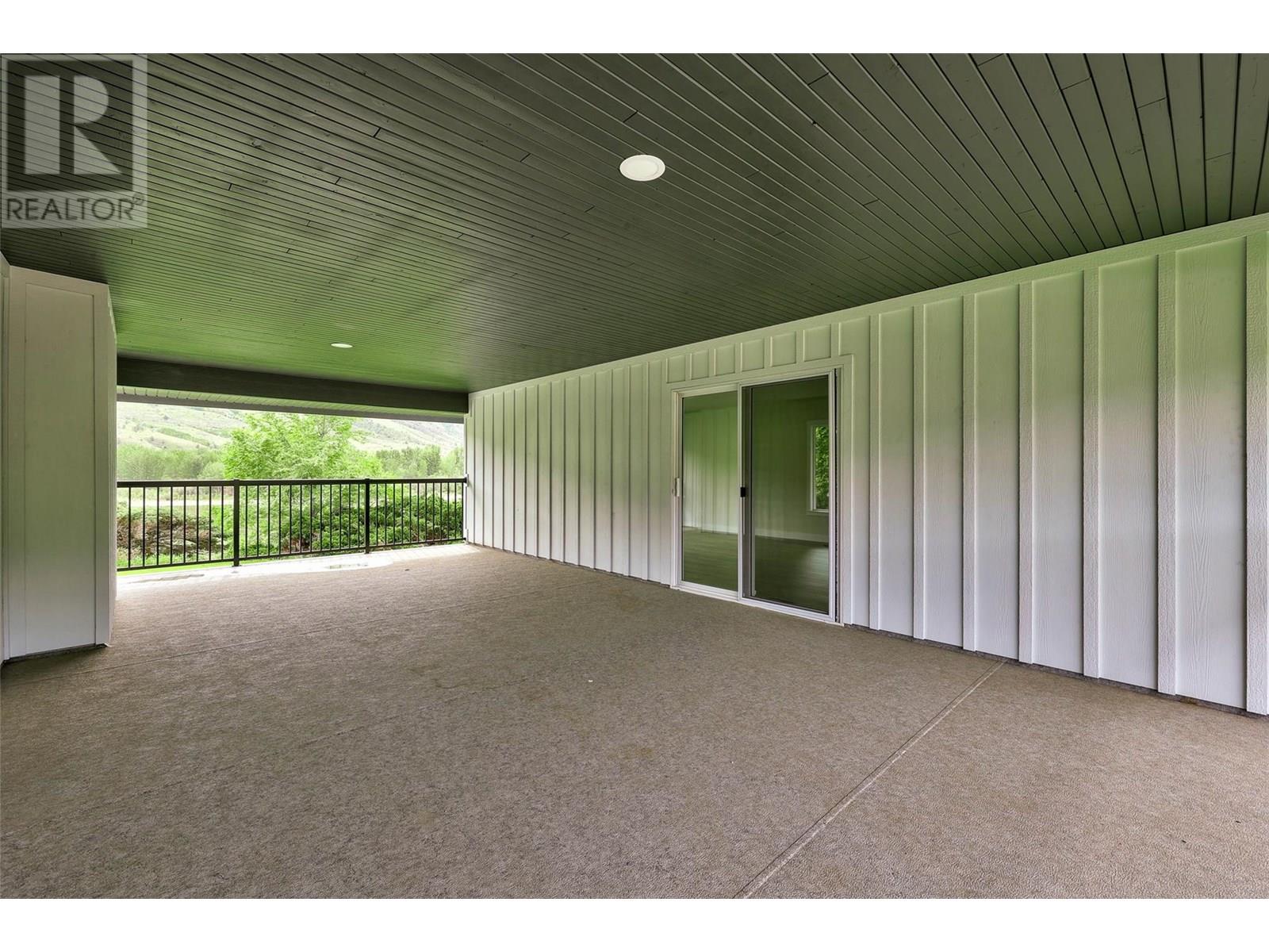 3279 Schubert Road, Kamloops, British Columbia  V2B 6Y4 - Photo 15 - 10351336