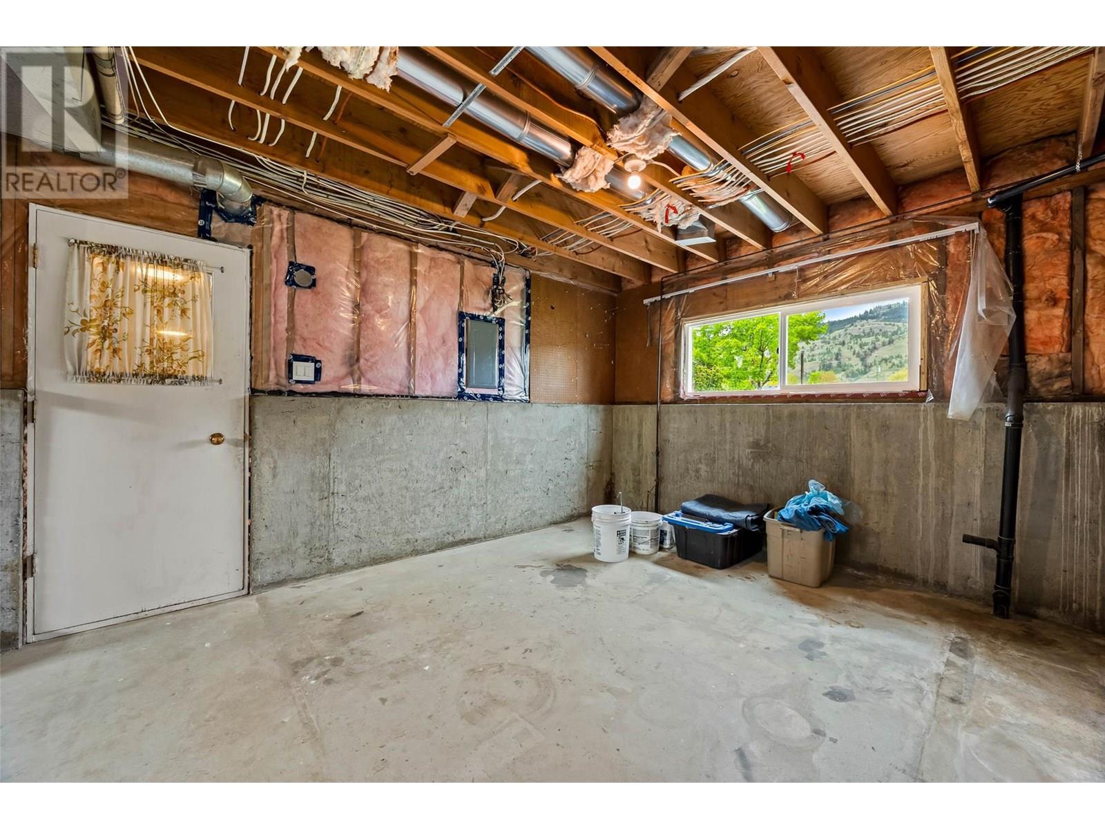 3279 Schubert Road, Kamloops, British Columbia  V2B 6Y4 - Photo 35 - 10351336