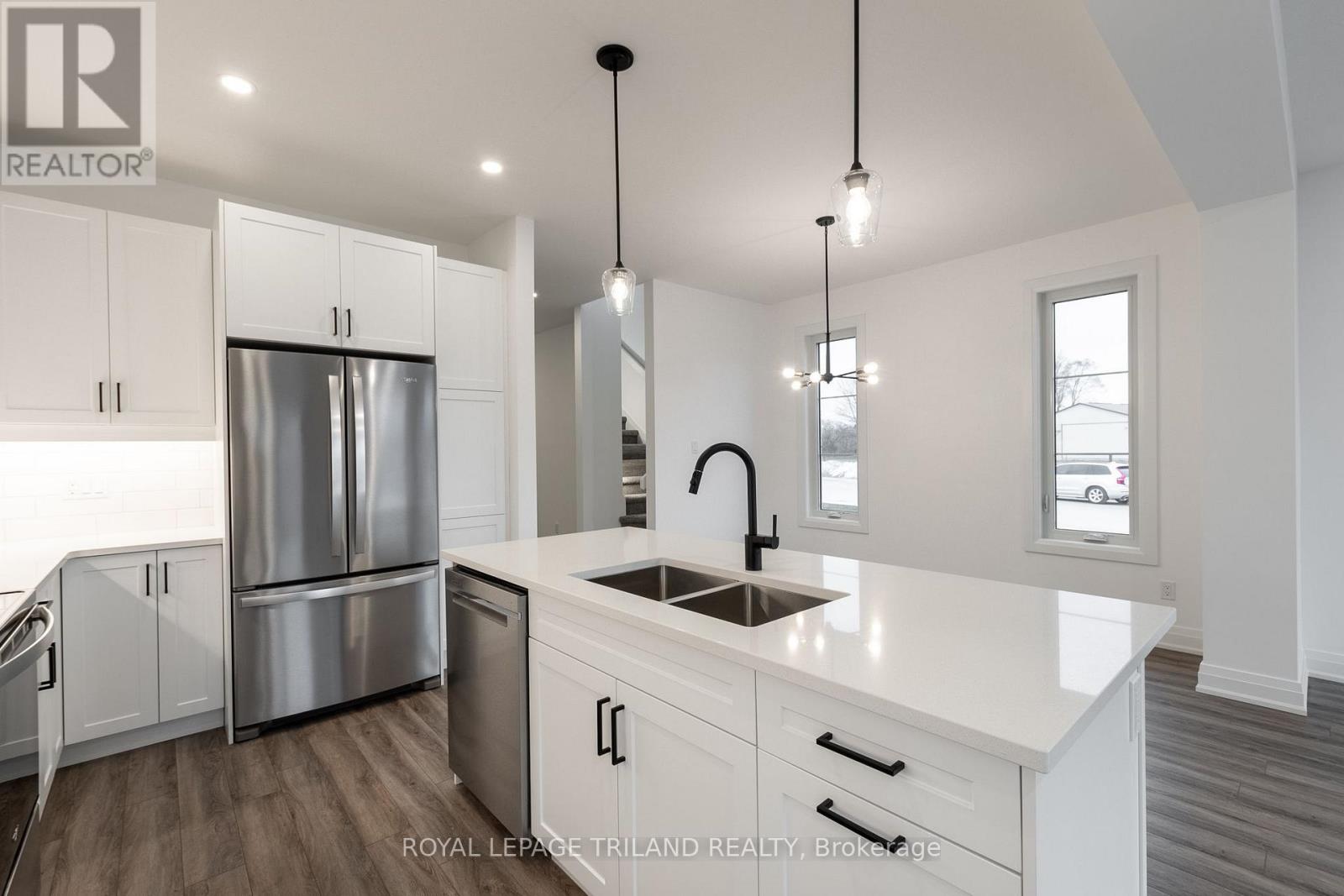 10 - 101 Swales Avenue, Strathroy-Caradoc (Sw), Ontario  N7G 0C1 - Photo 13 - X12212717