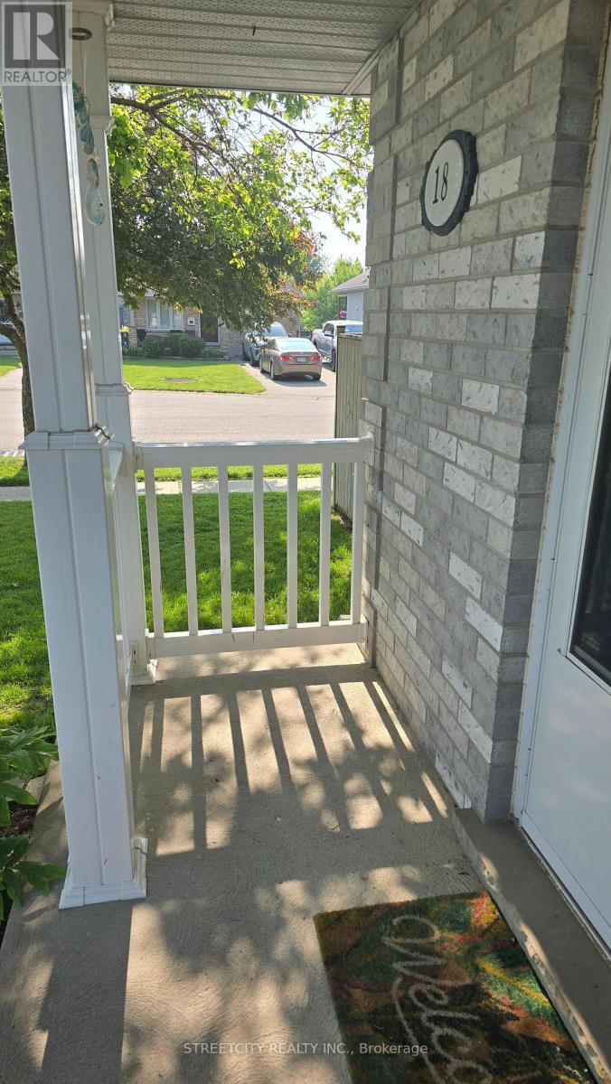18 Rodney Crescent, St. Thomas, Ontario  N5R 6E1 - Photo 3 - X12212788
