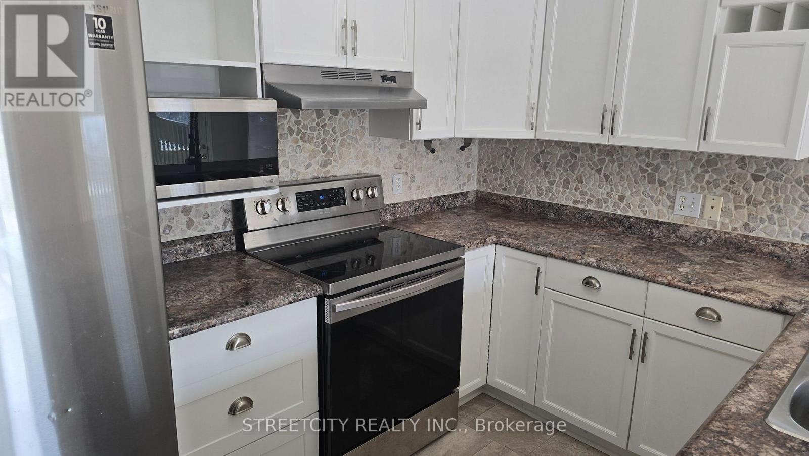18 Rodney Crescent, St. Thomas, Ontario  N5R 6E1 - Photo 8 - X12212788