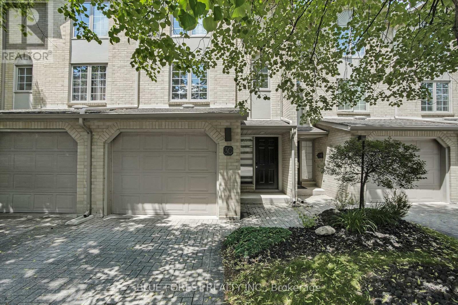 30 - 1399 Commissioners Road W
