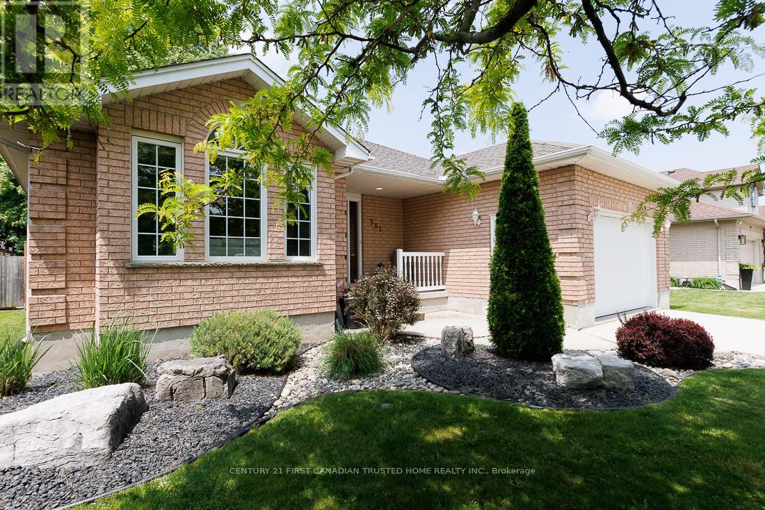 Photo 5 of 45 for 581 Harris Circle
