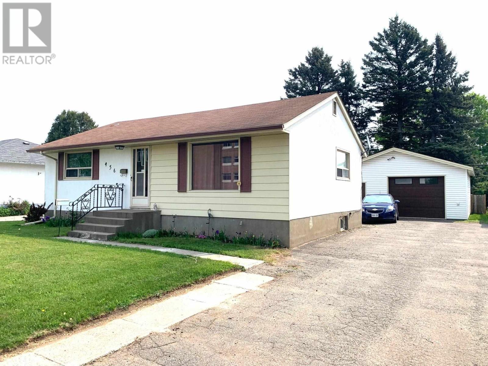 456 James St S, Thunder Bay, Ontario  P7E 2V5 - Photo 1 - TB251590