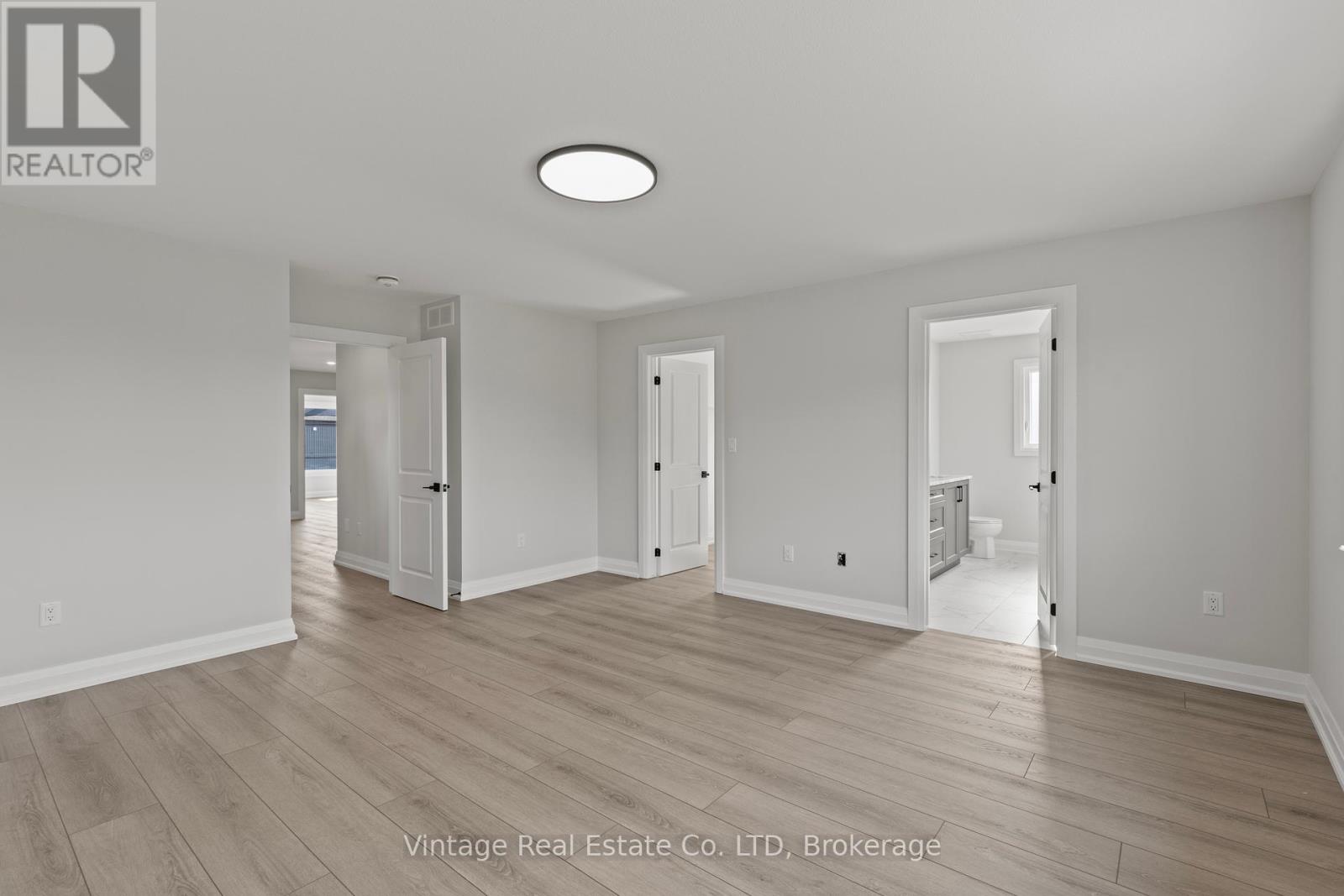 7455 Majestic Trail, Niagara Falls, Ontario  L2H 3V9 - Photo 15 - X12212902