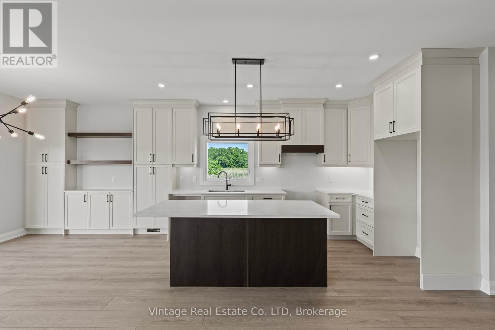 7455 Majestic Trail, Niagara Falls, Ontario  L2H 3V9 - Photo 6 - X12212902