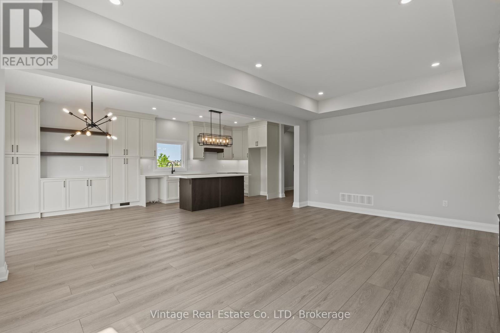7455 Majestic Trail, Niagara Falls, Ontario  L2H 3V9 - Photo 9 - X12212902