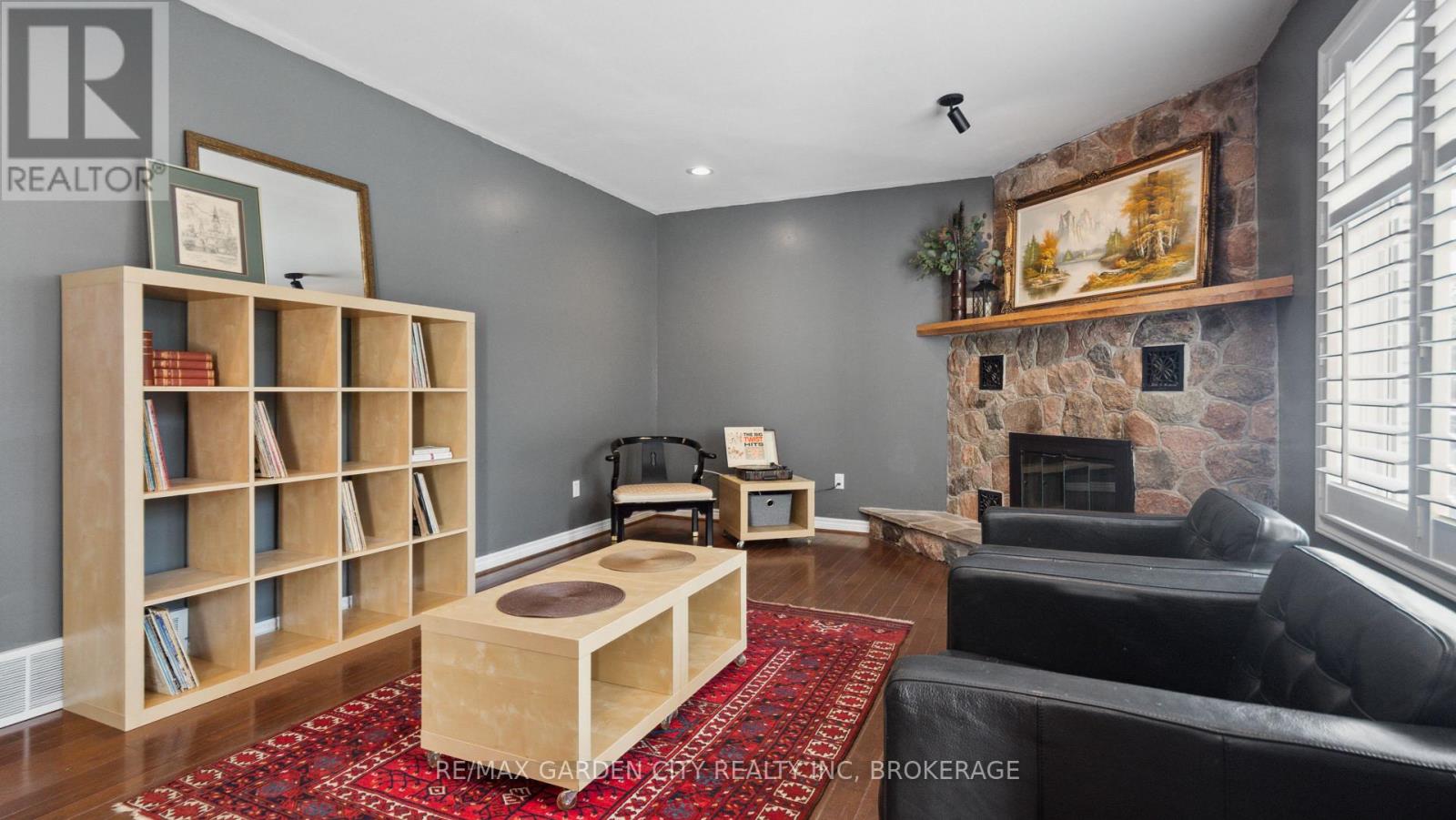 6276 Moretta Drive, Niagara Falls (Stamford), Ontario  L2J 4H4 - Photo 6 - X12212918
