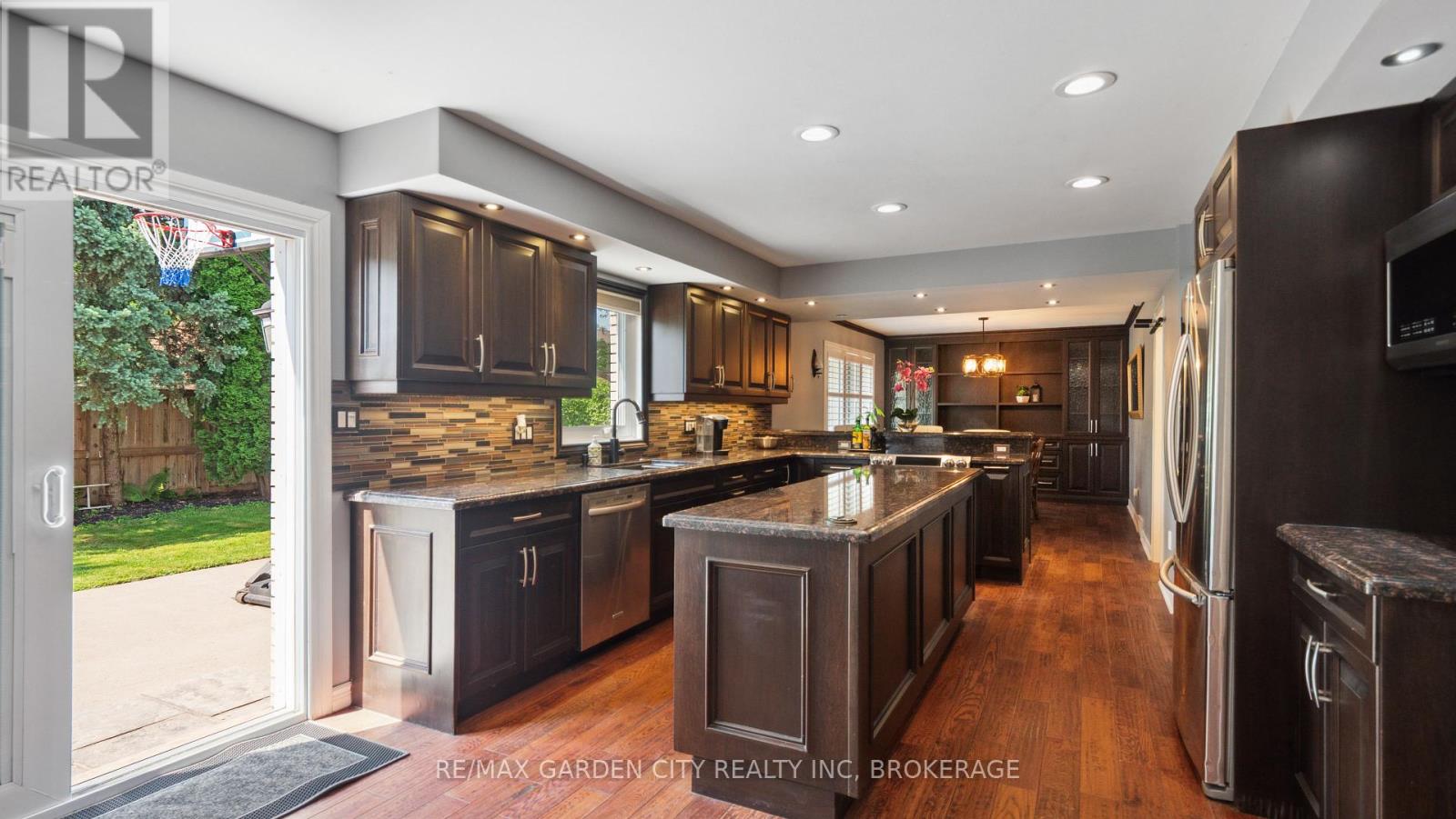 6276 Moretta Drive, Niagara Falls (Stamford), Ontario  L2J 4H4 - Photo 8 - X12212918