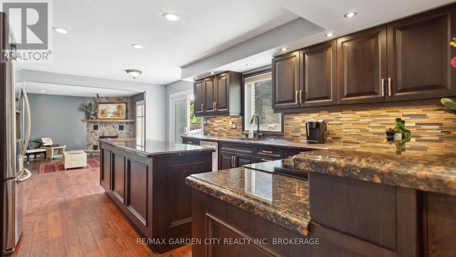 6276 Moretta Drive, Niagara Falls (Stamford), Ontario  L2J 4H4 - Photo 9 - X12212918