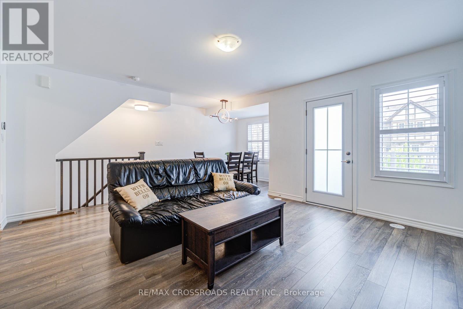 13 Goldeye Street, Whitby, Ontario  L1P 0E5 - Photo 5 - E12210366