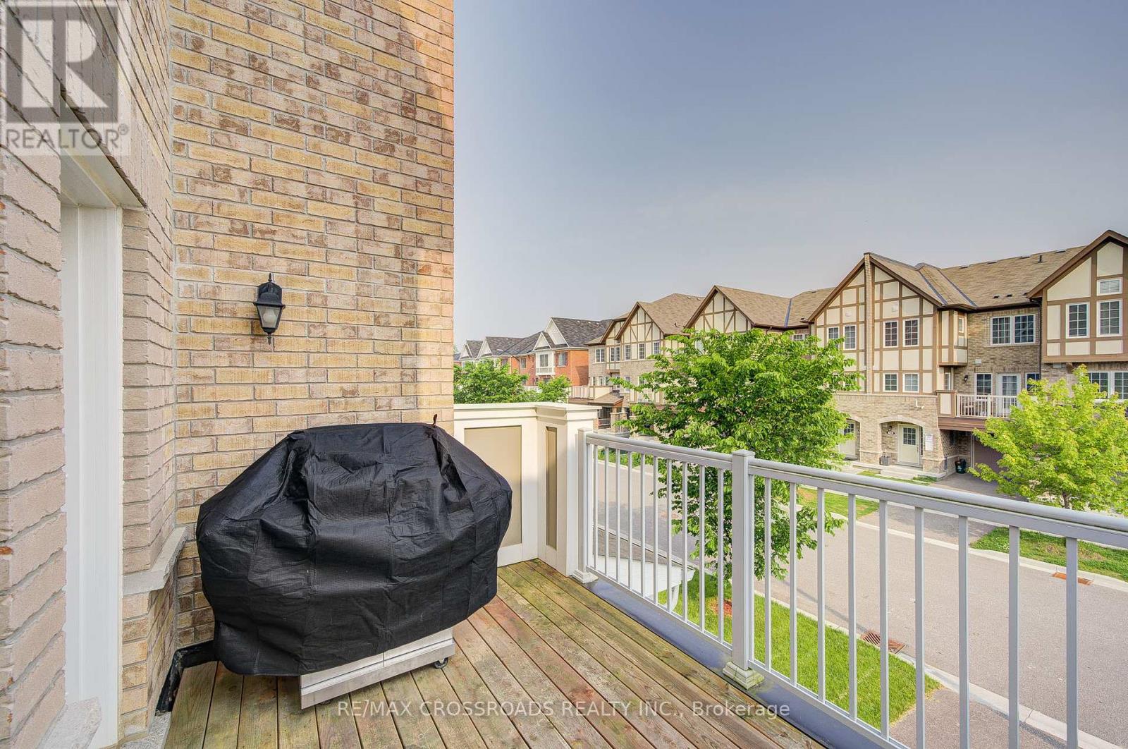 13 Goldeye Street, Whitby, Ontario  L1P 0E5 - Photo 8 - E12210366