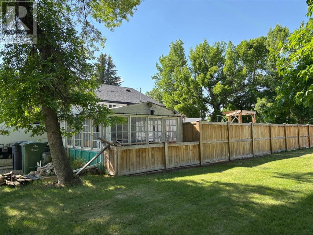 139 West Harker Avenue, Magrath, Alberta  T0K 1J0 - Photo 37 - A2229669
