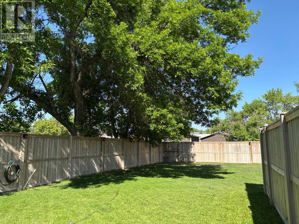 139 West Harker Avenue, Magrath, Alberta  T0K 1J0 - Photo 42 - A2229669