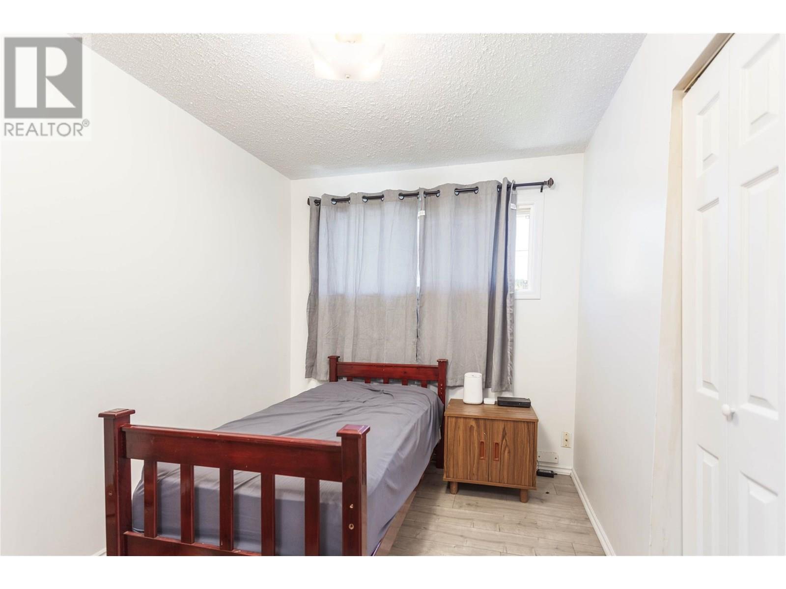 2284 Park Avenue, Lumby, British Columbia  V0E 2G0 - Photo 14 - 10351583
