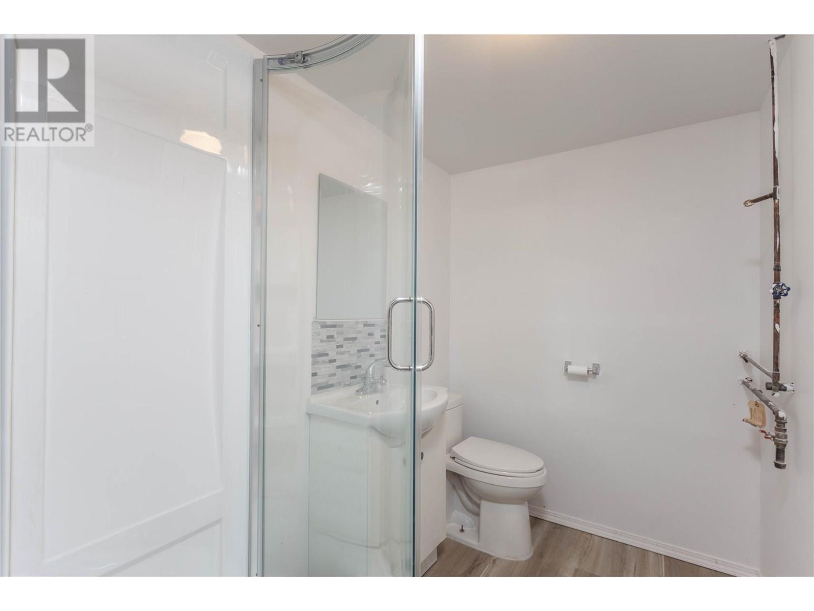 2284 Park Avenue, Lumby, British Columbia  V0E 2G0 - Photo 20 - 10351583