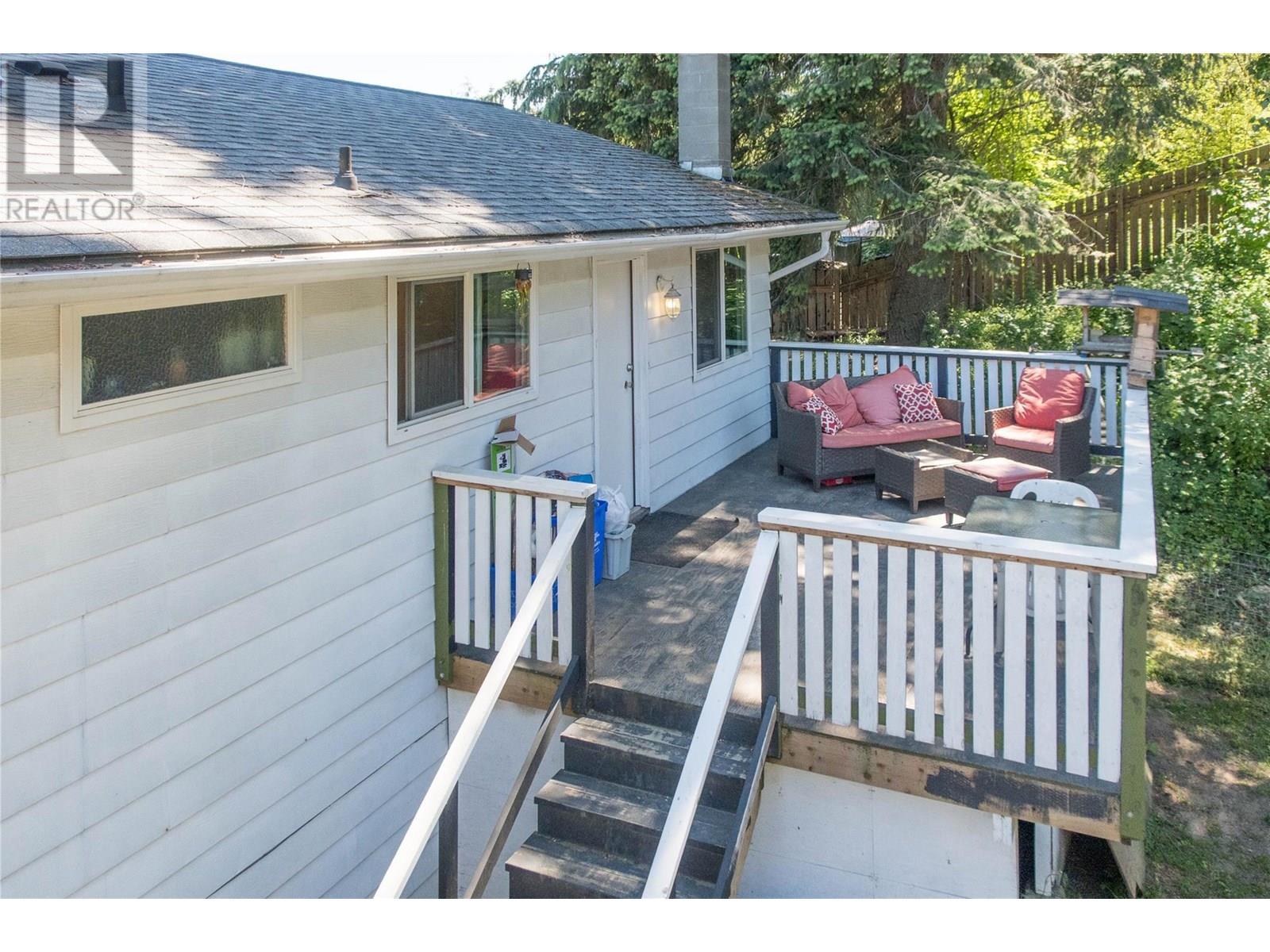 2284 Park Avenue, Lumby, British Columbia  V0E 2G0 - Photo 28 - 10351583