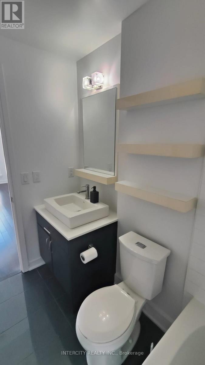 804 - 9205 Yonge Street, Richmond Hill, Ontario  L4C 1V5 - Photo 15 - N12144889