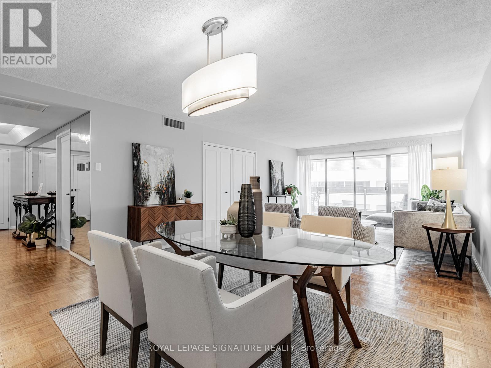 1104 - 61 St Clair Avenue W, Toronto (Yonge-St. Clair), Ontario  M4V 2Y8 - Photo 10 - C12101579