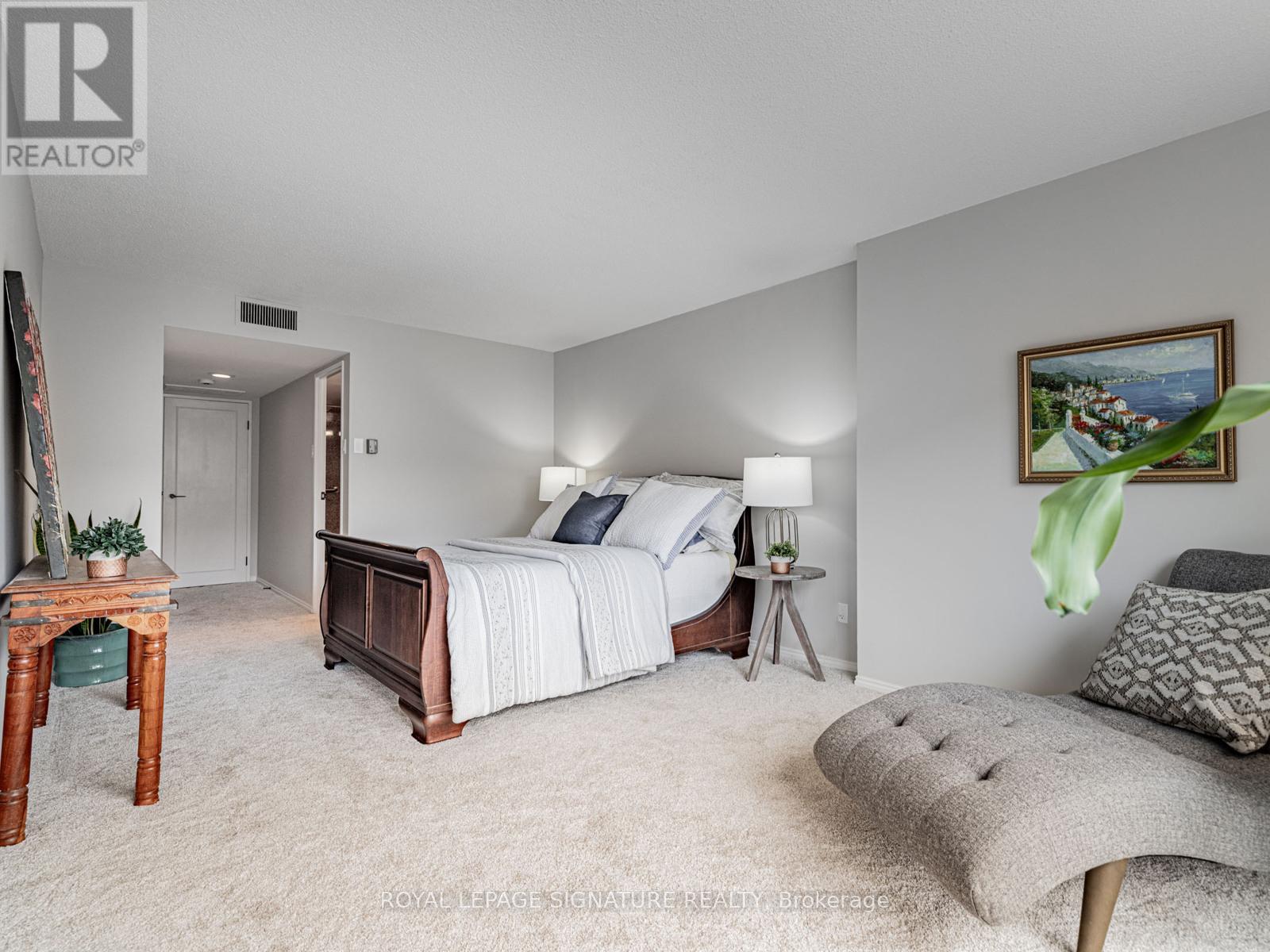 1104 - 61 St Clair Avenue W, Toronto (Yonge-St. Clair), Ontario  M4V 2Y8 - Photo 19 - C12101579