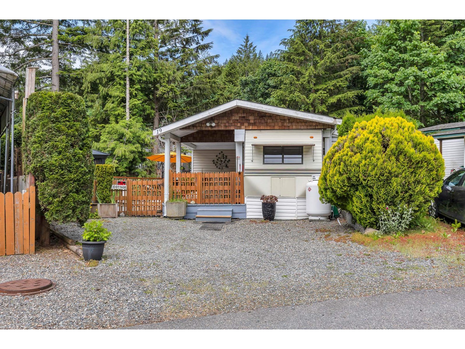 19 1650 Columbia Valley Road, Columbia Valley, Columbia Valley, British Columbia  V2R 4X4 - Photo 2 - R3014010