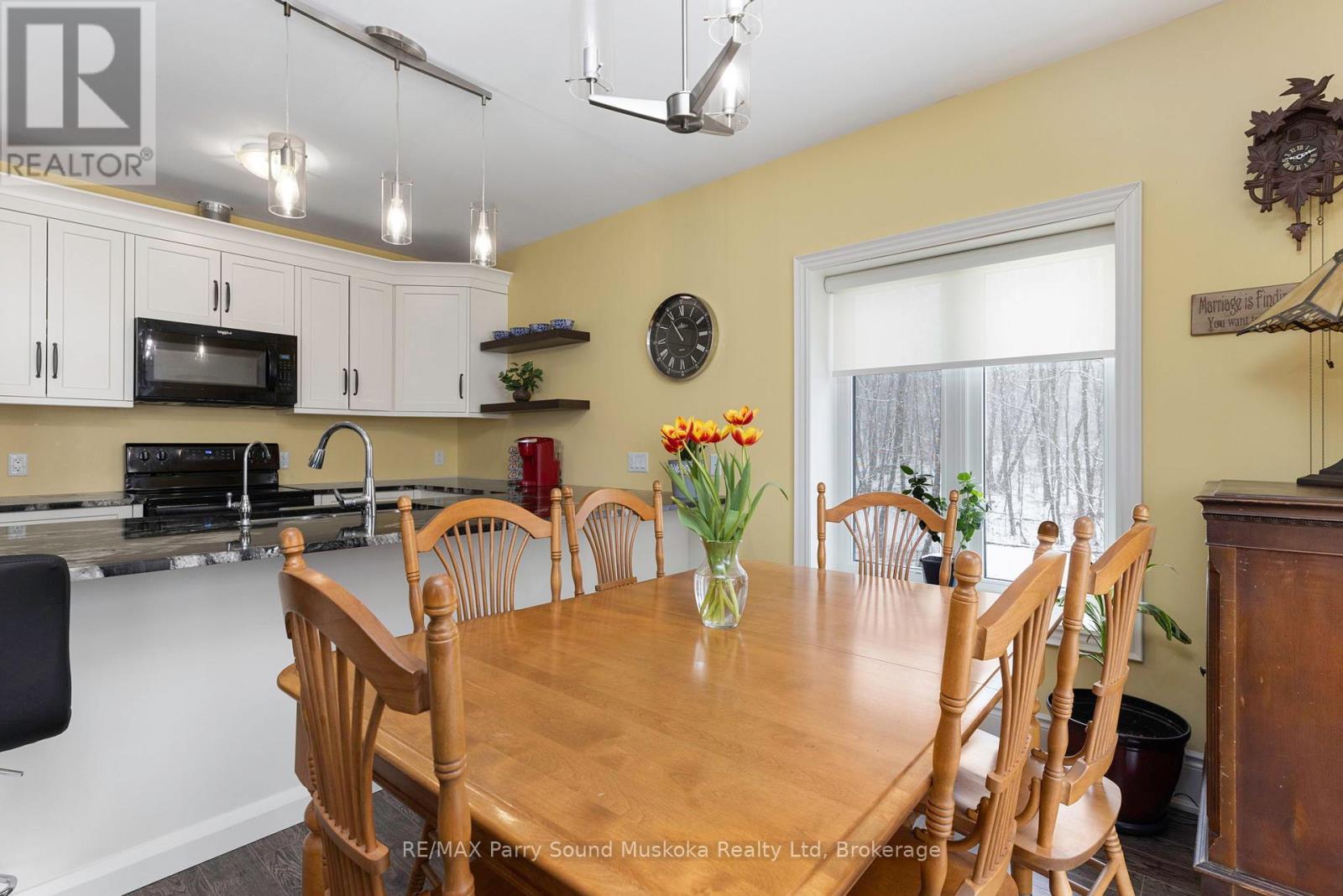 303 - 11b Salt Dock Road, Parry Sound, Ontario  P2A 3B6 - Photo 12 - X12212818