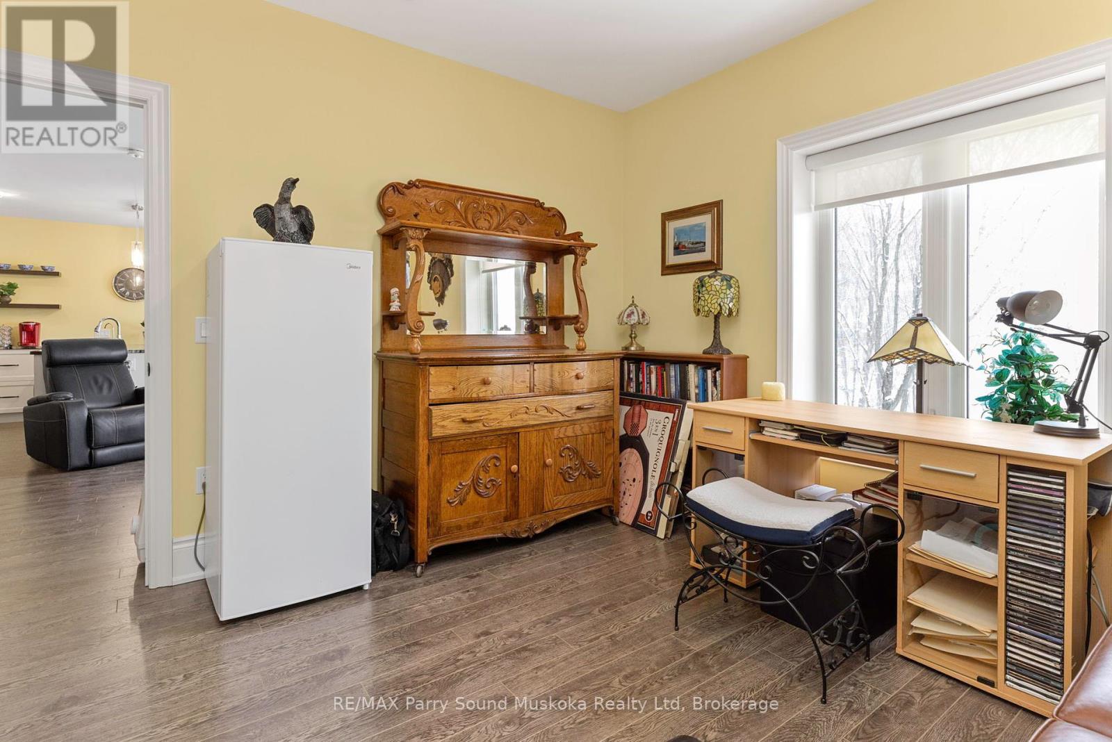 303 - 11b Salt Dock Road, Parry Sound, Ontario  P2A 3B6 - Photo 21 - X12212818