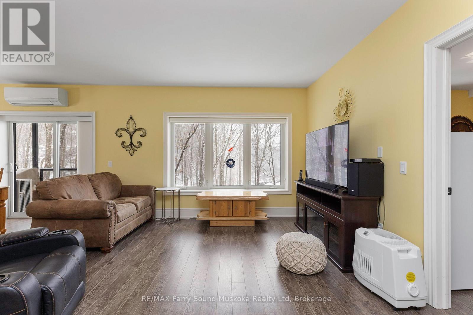 303 - 11b Salt Dock Road, Parry Sound, Ontario  P2A 3B6 - Photo 9 - X12212818