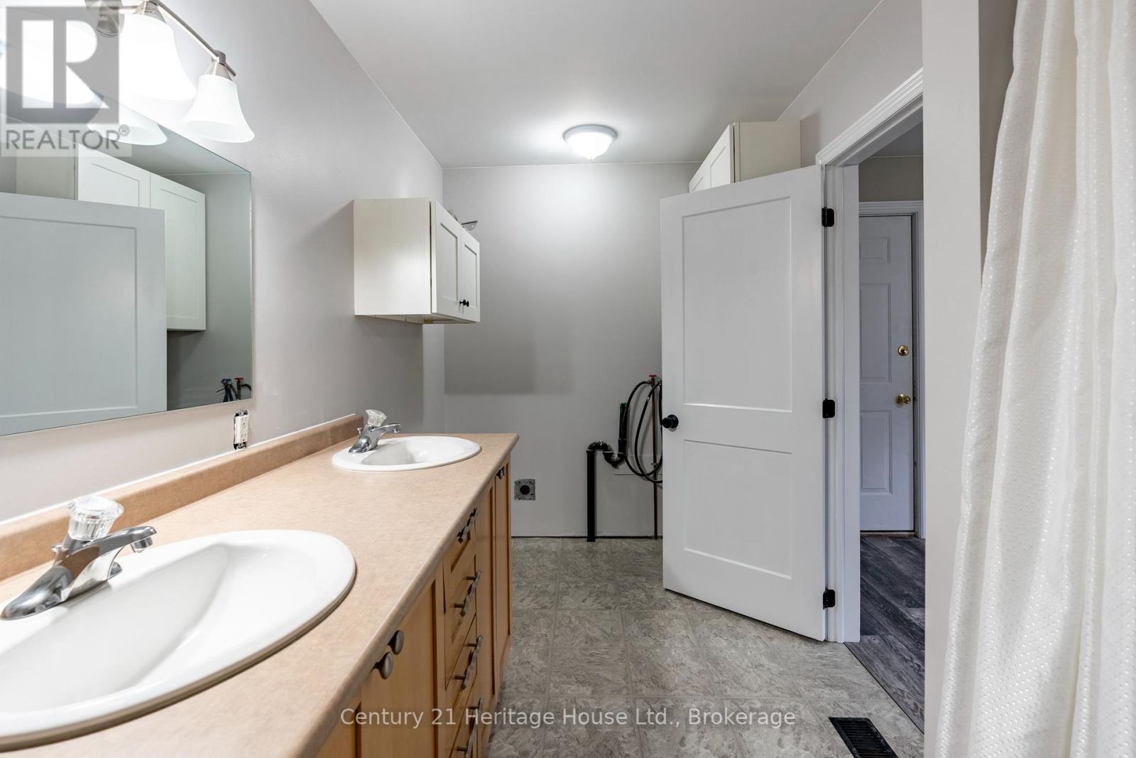 45 Brownlee Street S, South Bruce, Ontario  N0G 2S0 - Photo 27 - X12212869