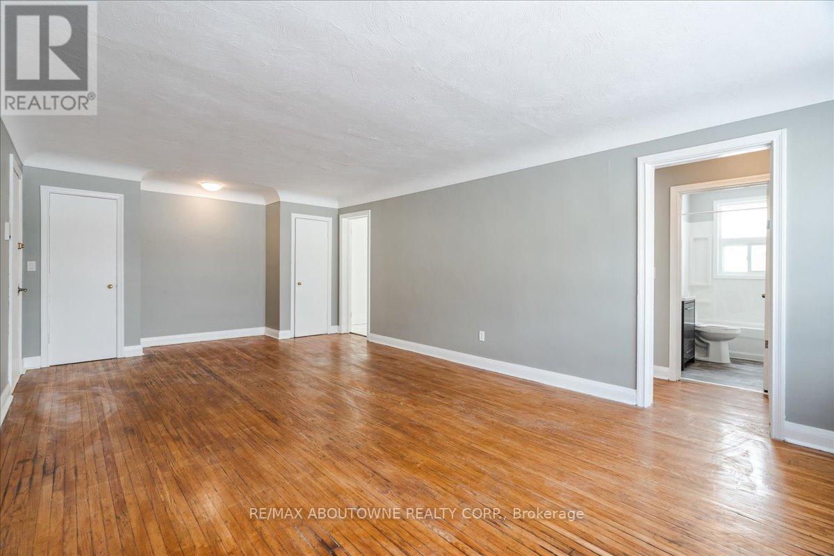2 - 145 North Service Road E, Oakville, Ontario  L6H 1A3 - Photo 14 - W11970608